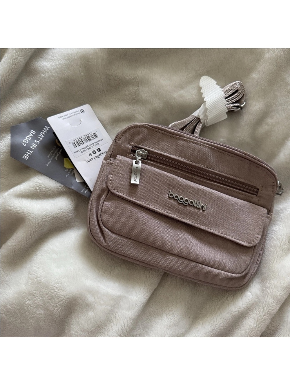 Baggallini Small Crossbody Belt Bag in Dusty Rose
